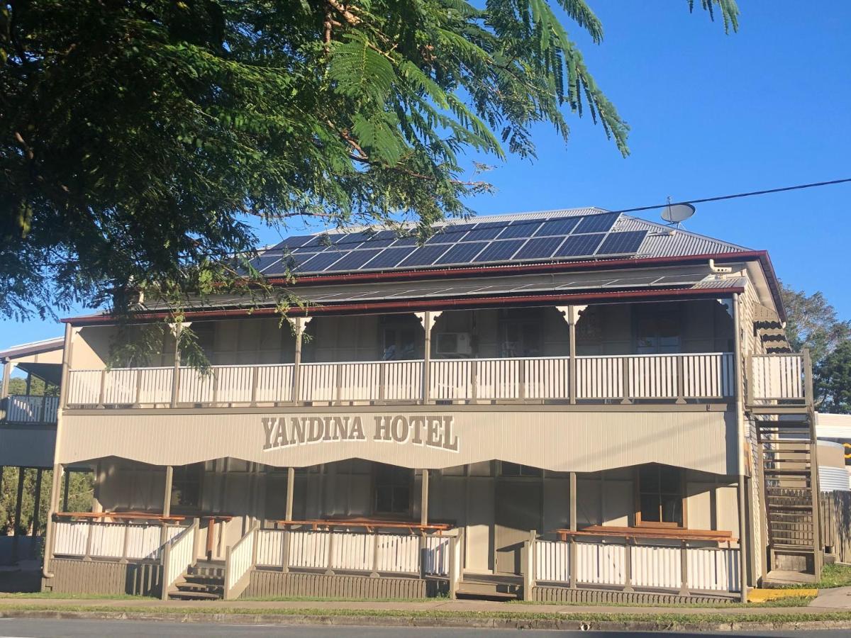 燕地那酒店 Yandina 外观 照片